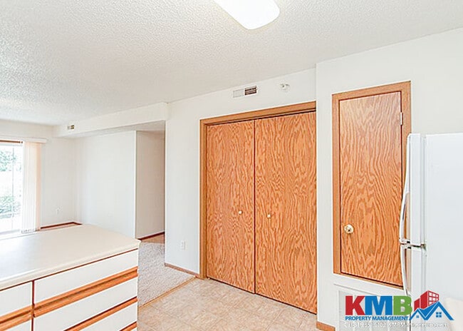 Building Photo - 21 Westside Dr