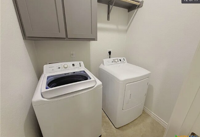 Building Photo - 215 Riptide Rd