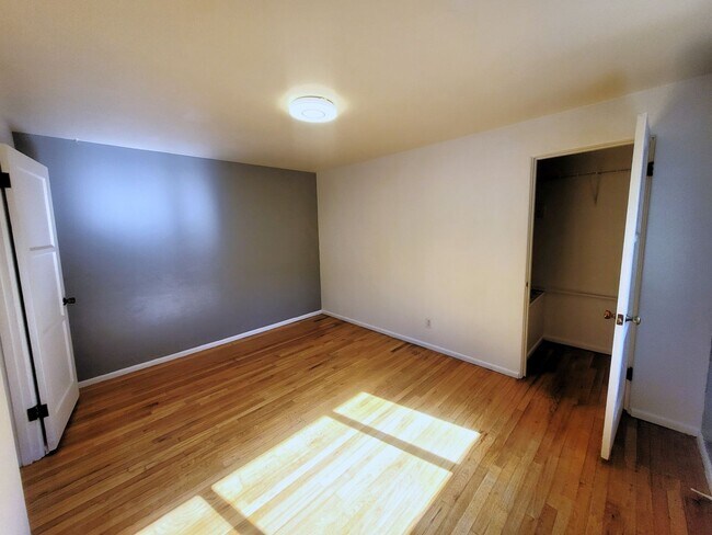 Building Photo - Spacious 2 Bedroom Condo in Downtown Bellingham - Forest St