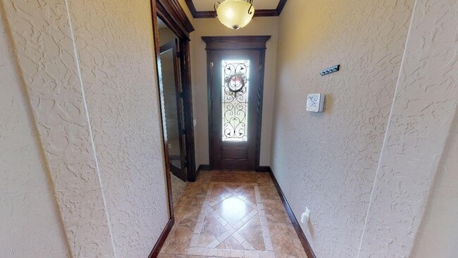 Building Photo - 328 Creekside Dr