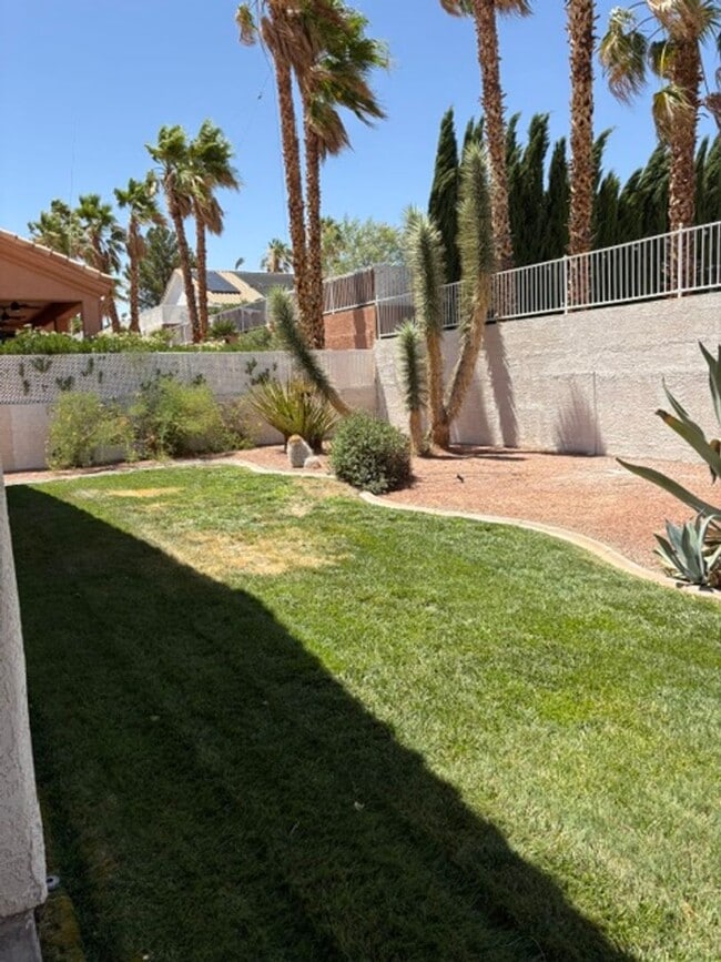 Building Photo - Furnished Home in Sante Fe Vistas- Short T...