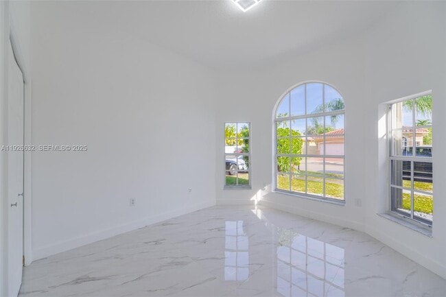 Building Photo - 5290 SW 134th Ave