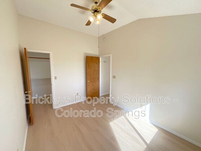 Building Photo - 7993 Scarborough Dr