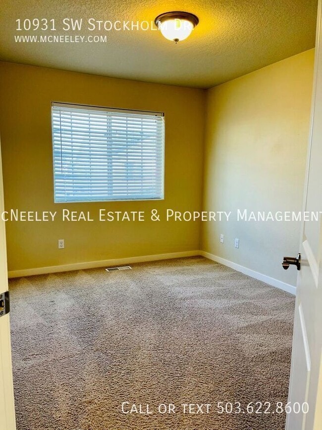 Building Photo - 10931 SW Stockholm Dr