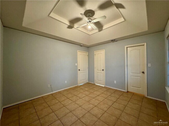 Building Photo - 29 S Dahlia St