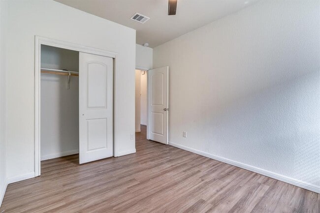 Building Photo - 5637 Sacco St