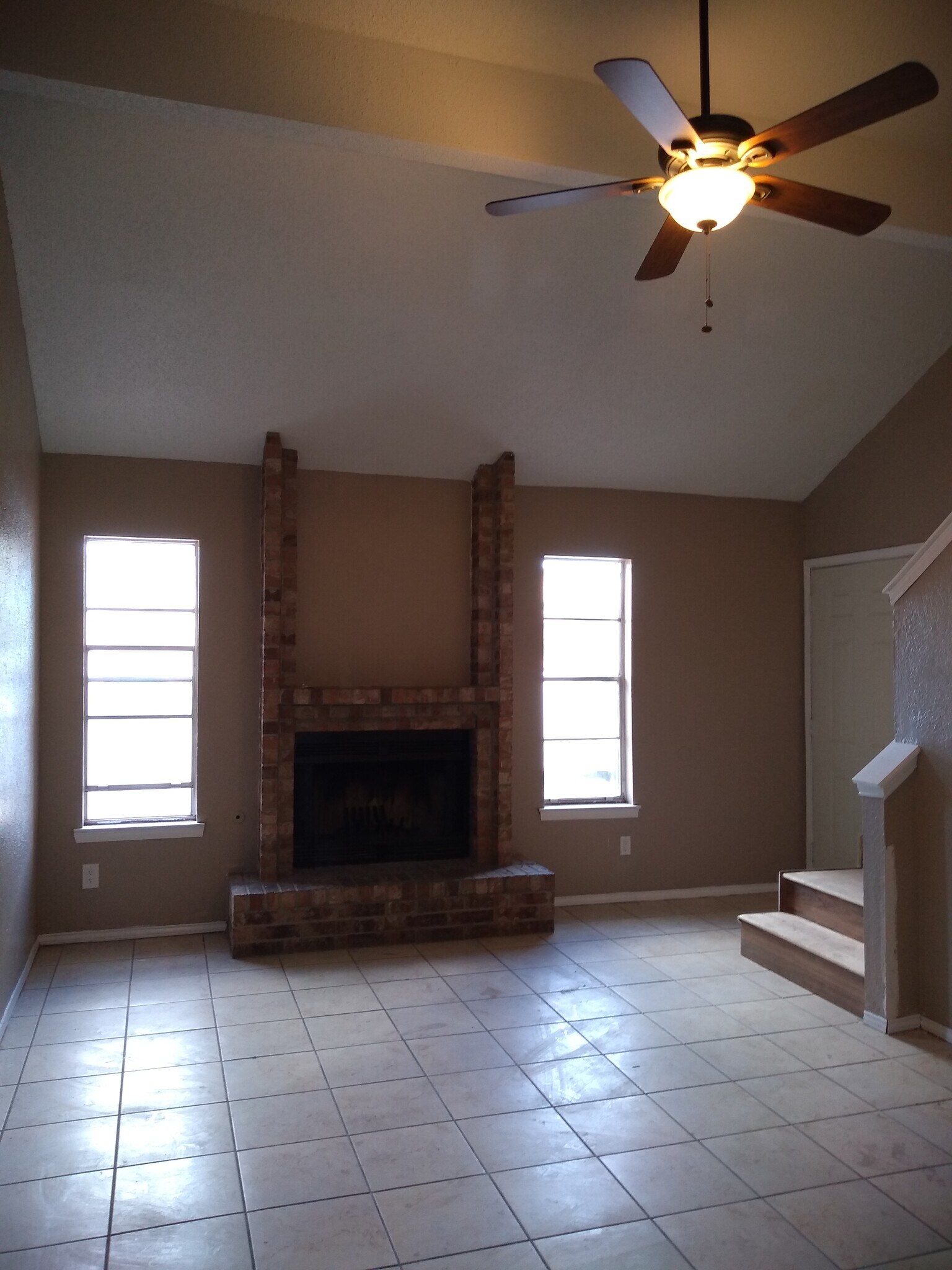 Building Photo - 3119 Voss Dr