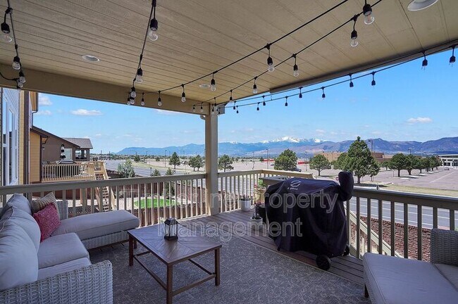 Building Photo - 10744 Echo Canyon Dr