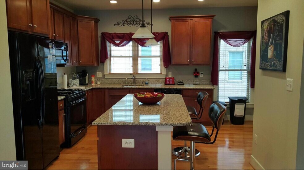 Building Photo - 5603 44th Ave