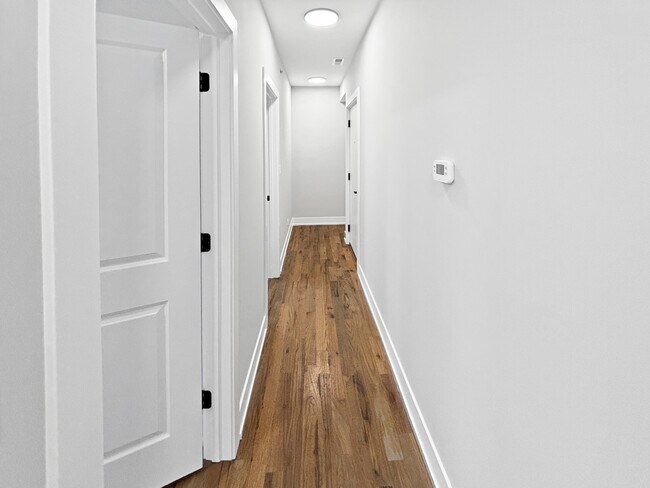 Building Photo - 2127 W 18th St