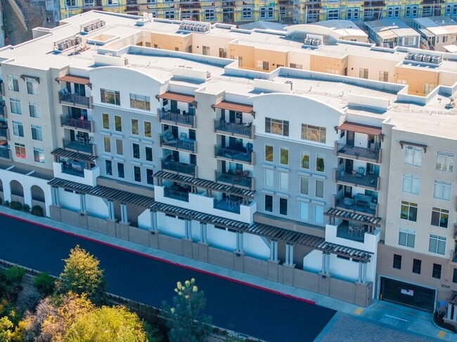 Building Photo - 1019 Costa Pacifica Way