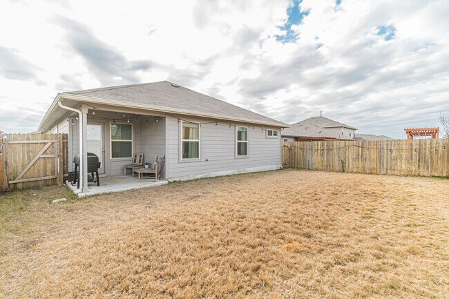 Building Photo - 2569 McCrae