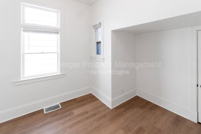 Building Photo - 1911 W 2nd Ave