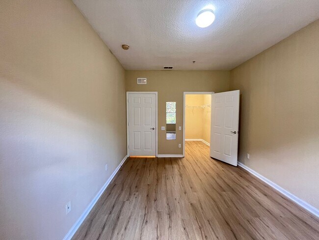 Building Photo - Great Apartment for rent!