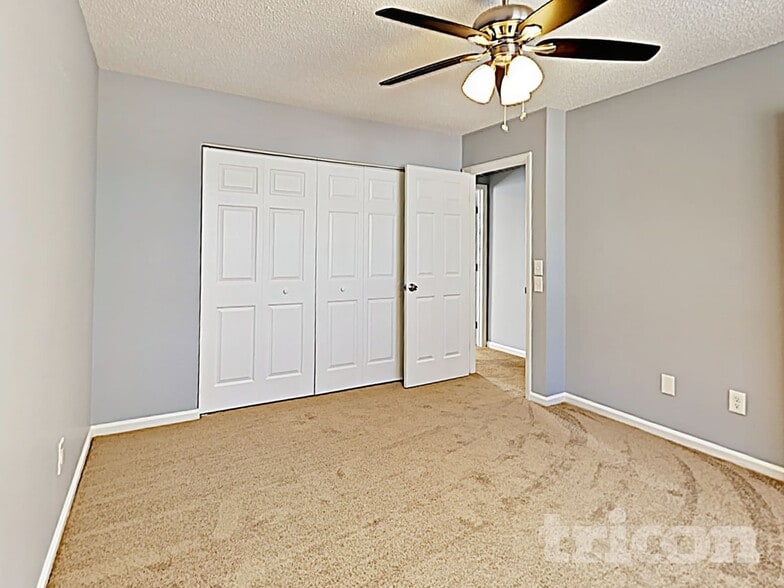 Building Photo - 313 Green Rose Rd