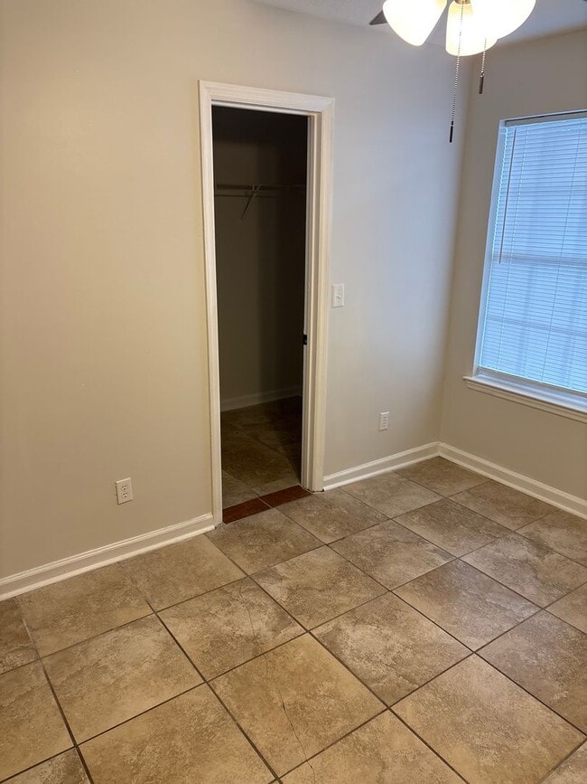 Building Photo - 106 Leeswood Cir