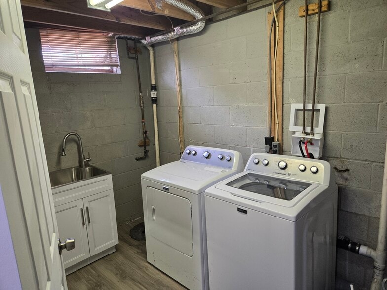 Building Photo - 33 N Ann St