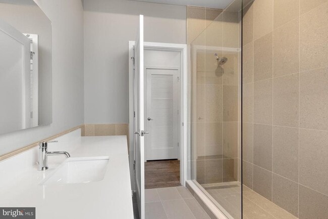 Building Photo - 525 N 41st St