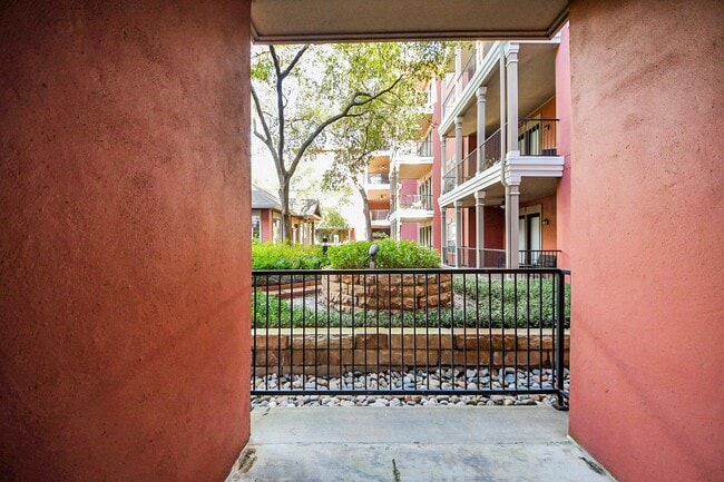 Building Photo - 2400 McCue Rd