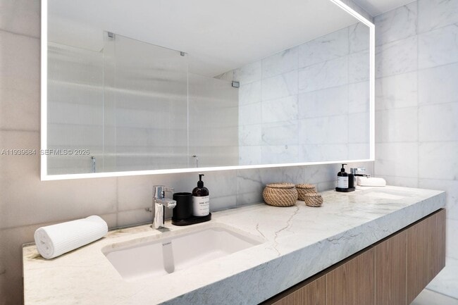 Building Photo - 500 Alton Rd