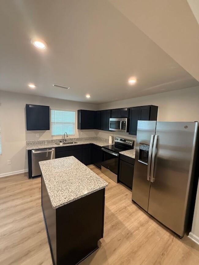 Building Photo - New Construction Townhome for Lease in Kan...