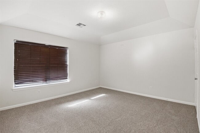 Building Photo - 10241 Azalea Village Dr