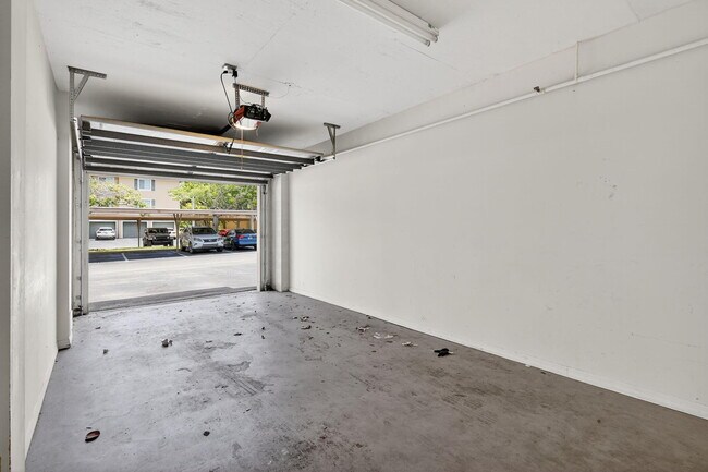 Building Photo - 6450 Emerald Dunes Dr