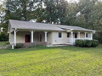 Building Photo - 2 BED 2 BATH HOME. $1,300 RENT $1,300 DEPOSIT