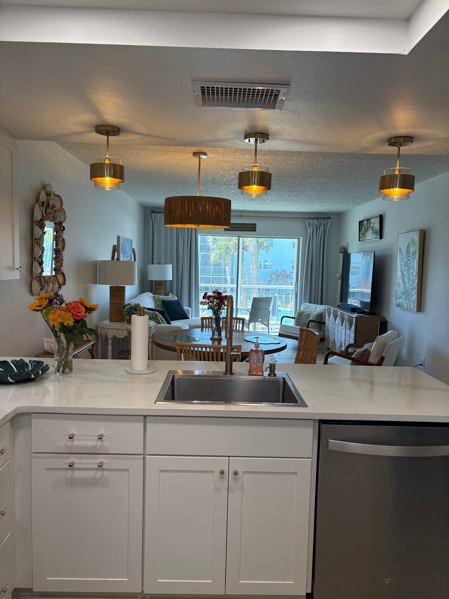 Building Photo - 325 N Causeway