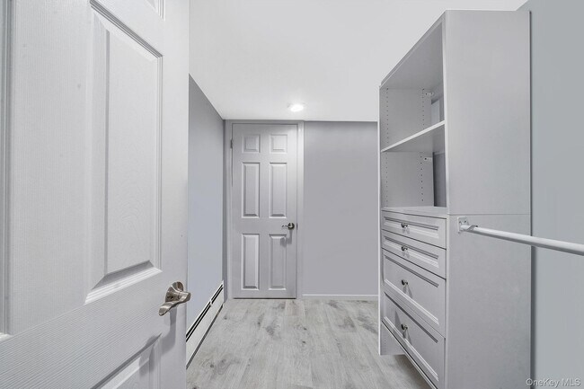 Building Photo - 10 Community Rd