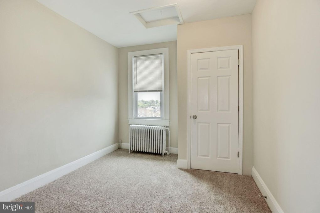 Bedroom 3 - 2873 Mayfield Ave