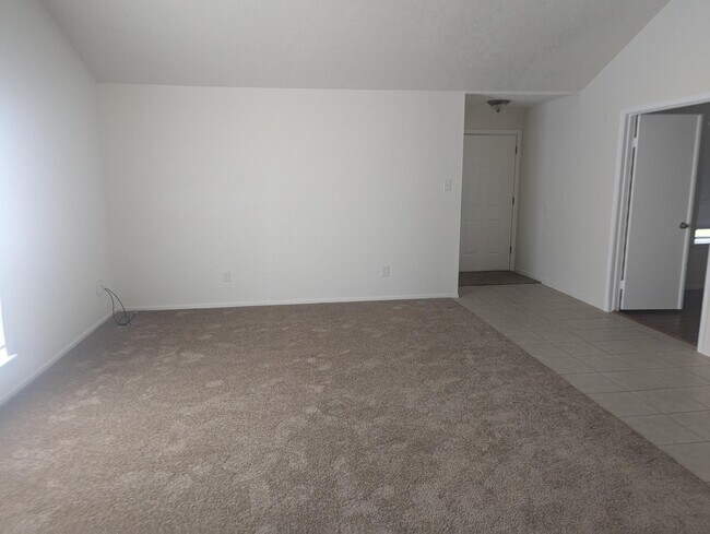Building Photo - 4822 Roserock Ln