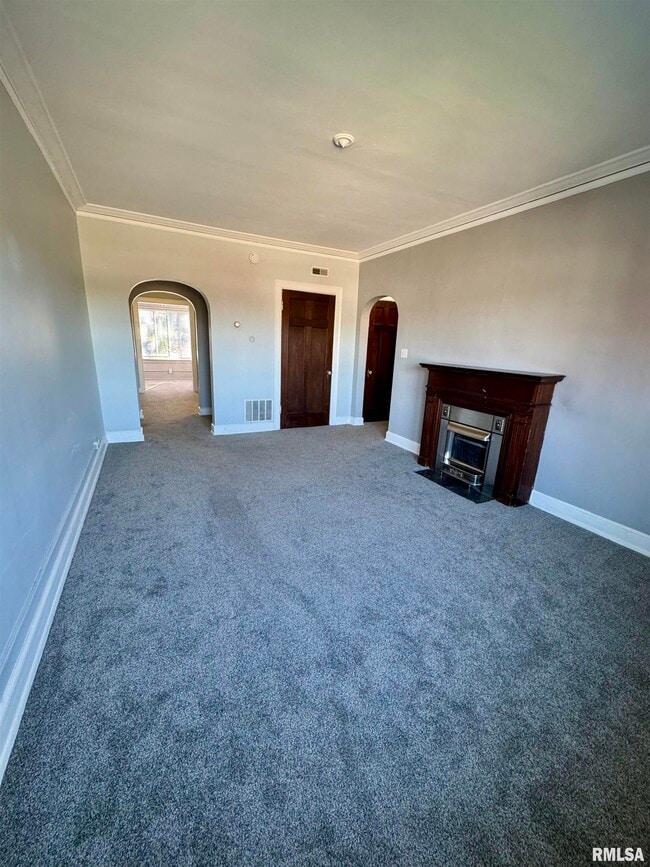 Building Photo - 2028 7th St