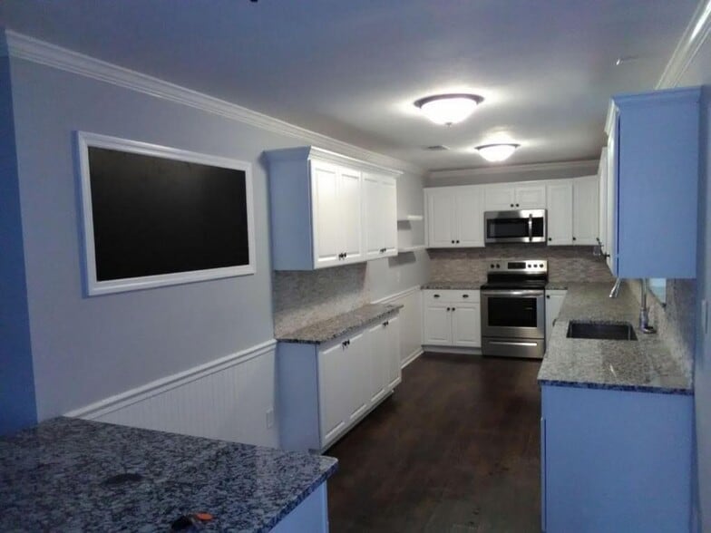 Building Photo - 1704 Bob White Dr