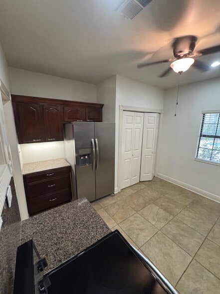 Building Photo - 532 N 2nd St