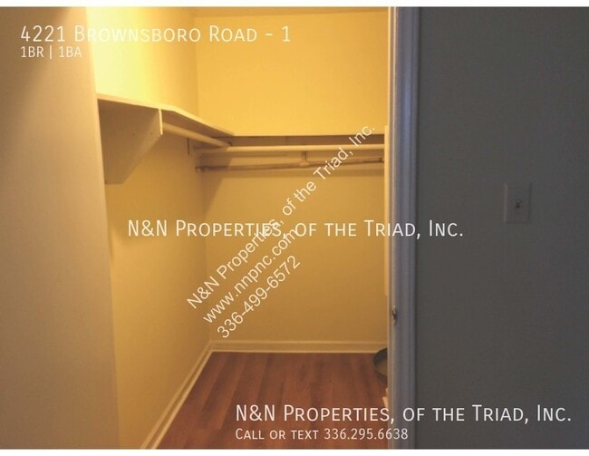 Building Photo - 4221 Brownsboro Rd