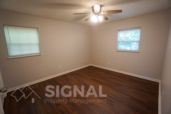 Building Photo - 105 Silverleaf Dr