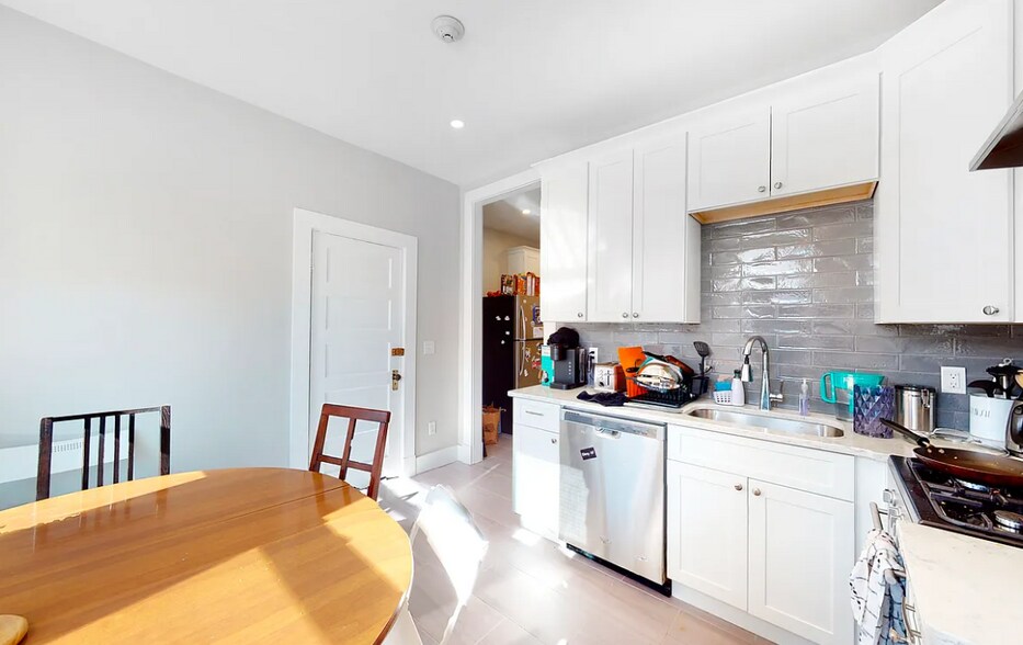 Building Photo - 1284 Commonwealth Ave