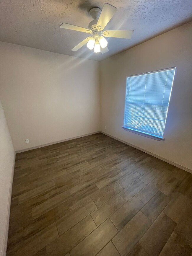 Building Photo - 2677 Stellar Way