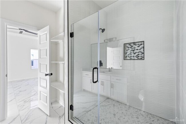 Building Photo - 21 N Abesam Ave