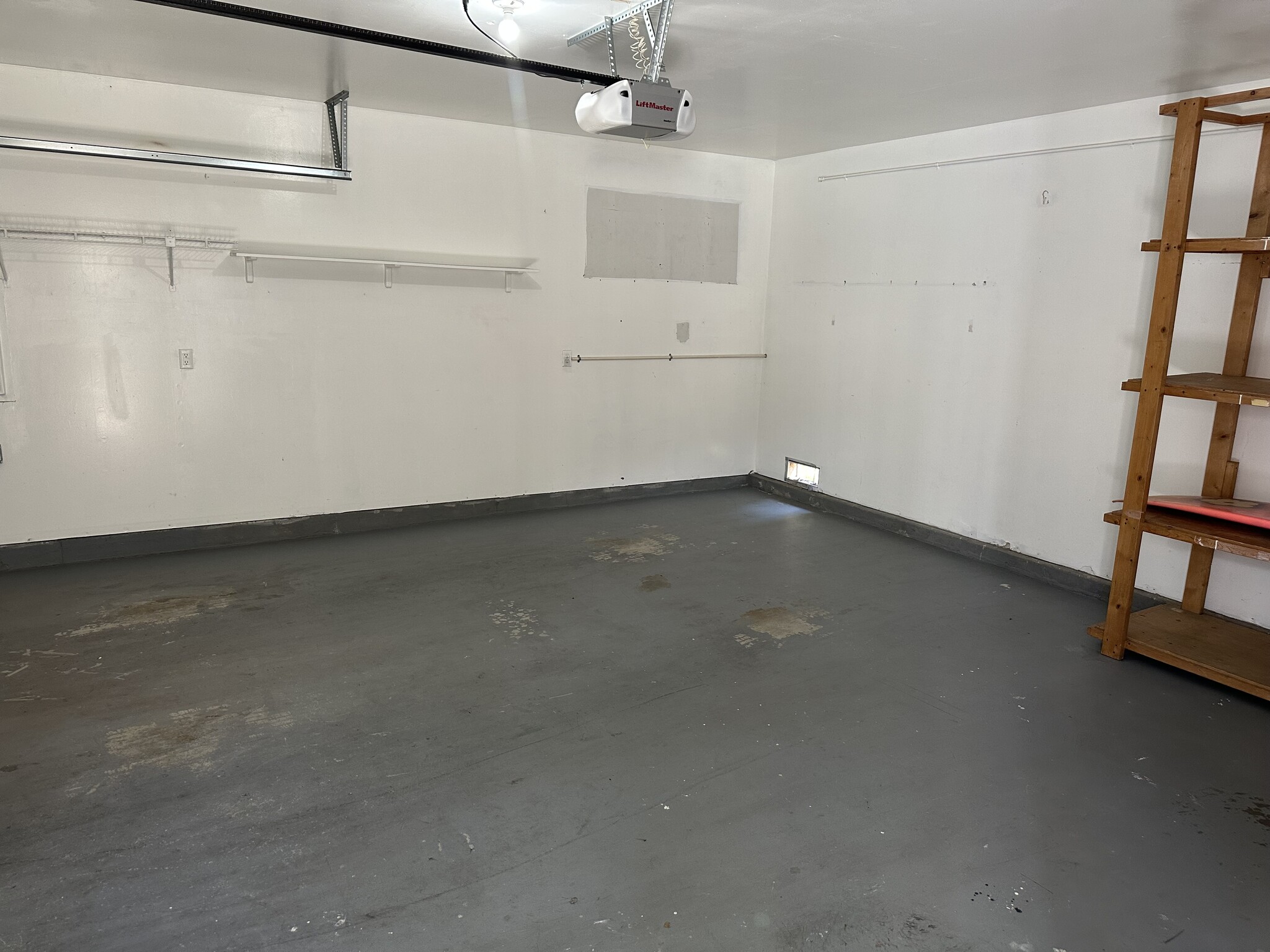 Garage - 5318 Alhama Dr
