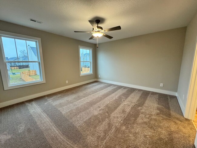 Building Photo - Maryville 37803 - Brand New 4 bedroom, 2.5...