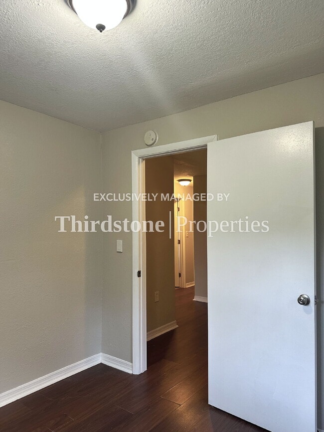 Building Photo - 7320 Smyrna St