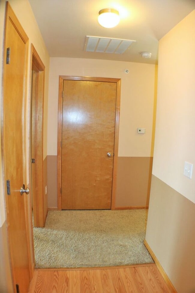 Building Photo - $1,225 | 2 Bedroom, 2 Bathroom Condo | Pet Negotiable | Sublease* | Available for June 1st, 2026 ...