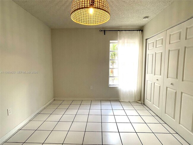 Building Photo - 2138 SW 6th St