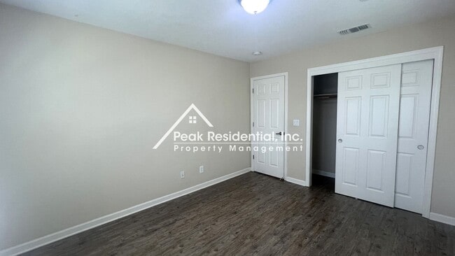 Building Photo - Updated 3bd/2.5ba Home near Cosumnes River...