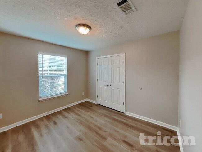 Building Photo - 1811 Packard Ct