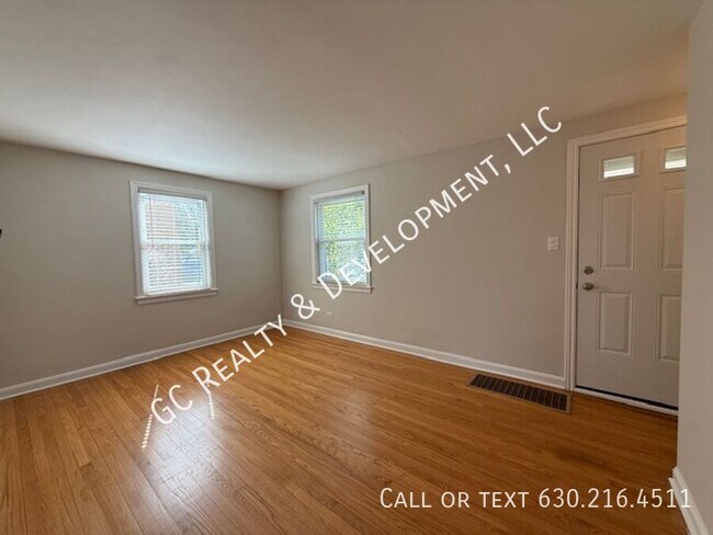Building Photo - 837 7th Ave
