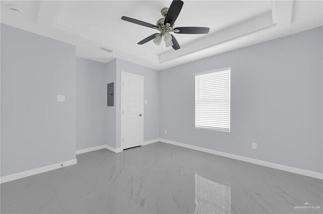 Building Photo - 1608 El Camino Dr