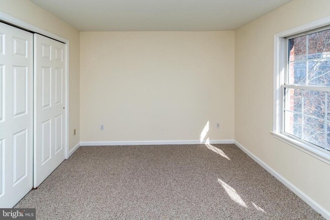 Building Photo - 62 Church St